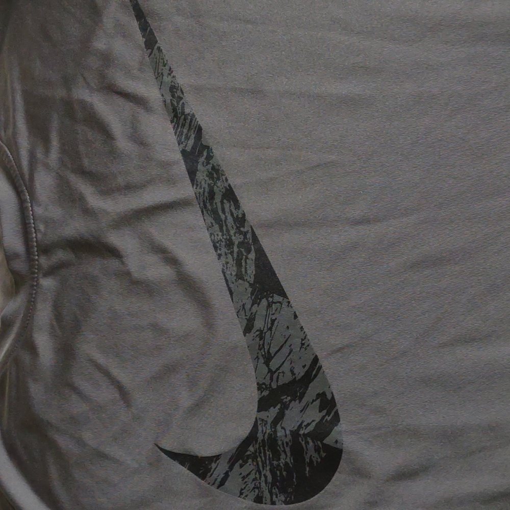 Nike Dri -fit fitted long sleeve - Picture 3 of 3